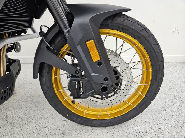 2025 CFMOTO MT White