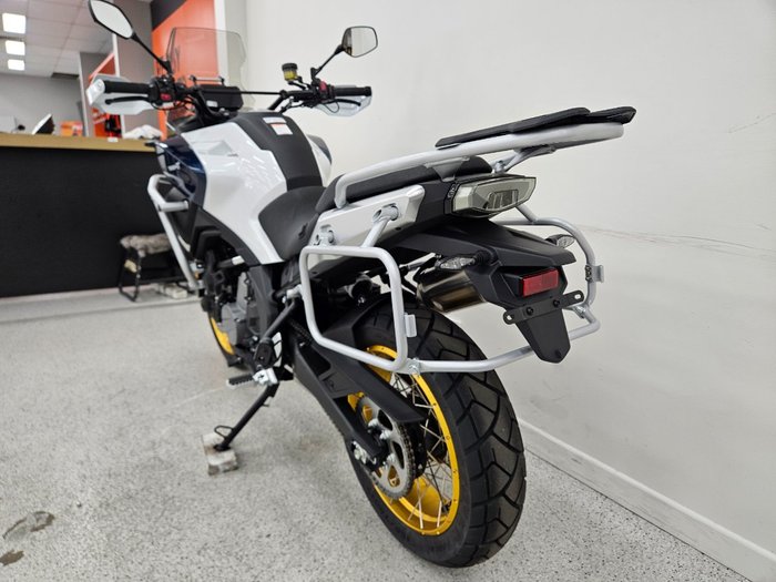2025 CFMOTO MT White