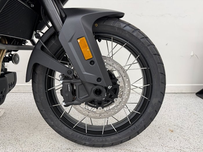2025 CFMOTO MT Black