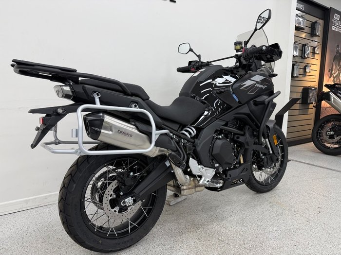 2025 CFMOTO MT Black