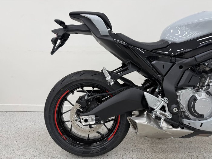 2025 CFMOTO 675 SR-R AEROLITE G