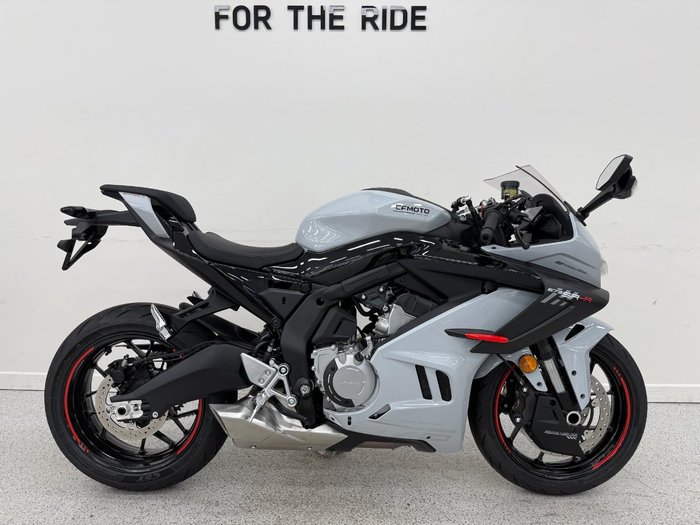 2025 CFMOTO 675 SR-R AEROLITE G
