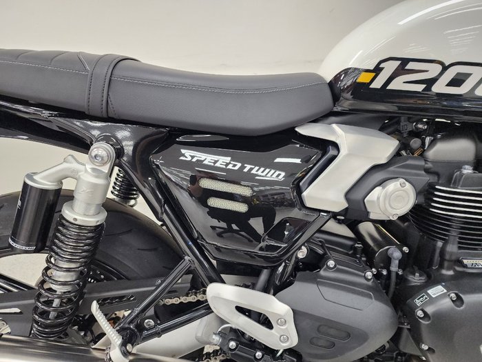 2025 Triumph 2025 TRIUMPH 1200CC SPEED TWIN 1200