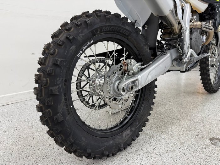 2026 Triumph 2026 Triumph 450CC TF 450-E Motocross BLACK/WHITE
