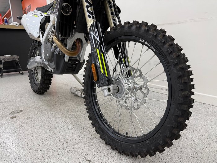 2026 Triumph 2026 Triumph 450CC TF 450-E Motocross BLACK/WHITE