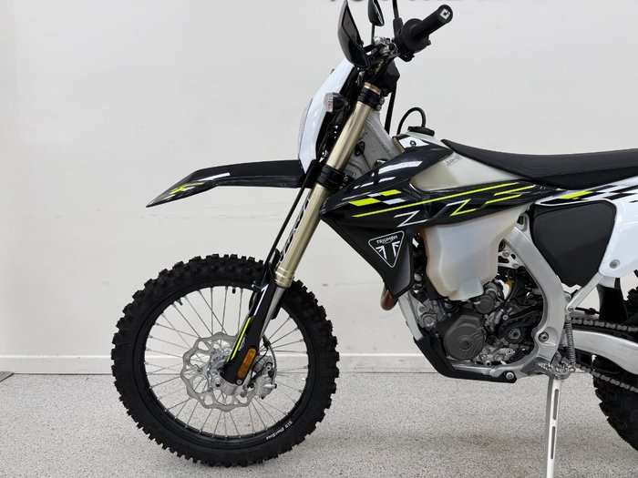 2026 Triumph 2026 Triumph 450CC TF 450-E Motocross BLACK/WHITE