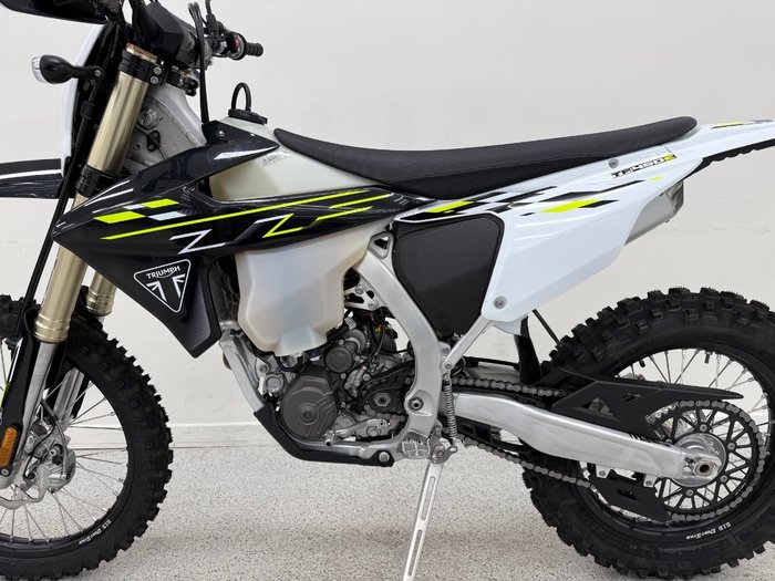 2026 Triumph 2026 Triumph 450CC TF 450-E Motocross BLACK/WHITE