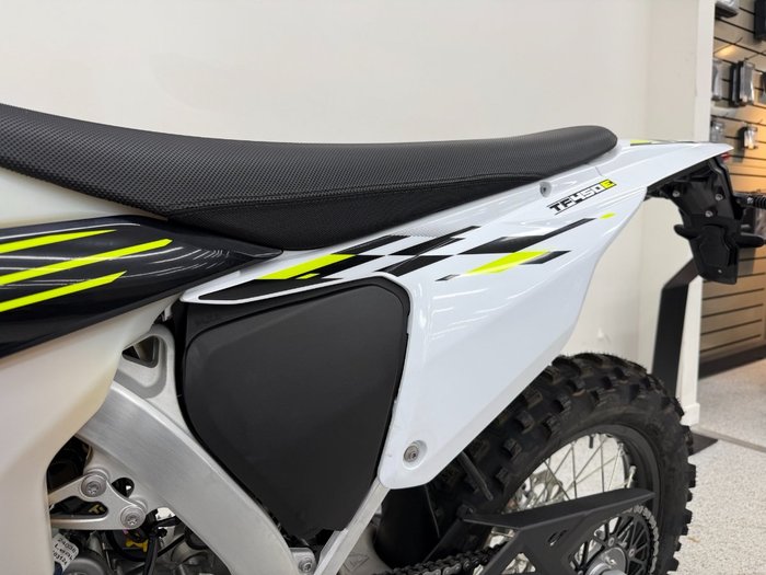 2026 Triumph 2026 Triumph 450CC TF 450-E Motocross BLACK/WHITE
