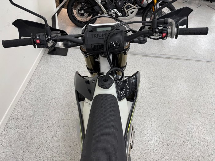 2026 Triumph 2026 Triumph 450CC TF 450-E Motocross BLACK/WHITE