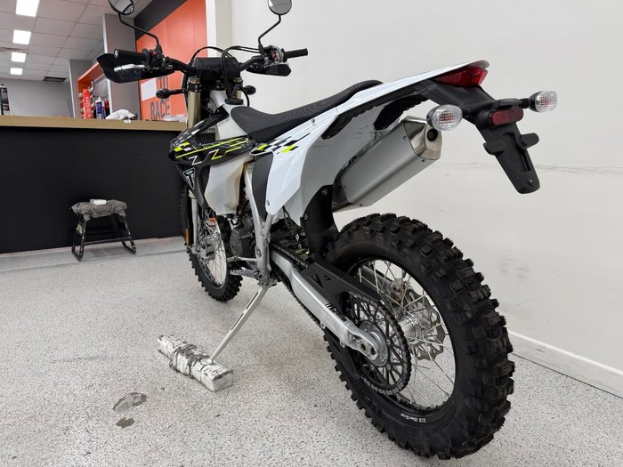 2026 Triumph 2026 Triumph 450CC TF 450-E Motocross BLACK/WHITE