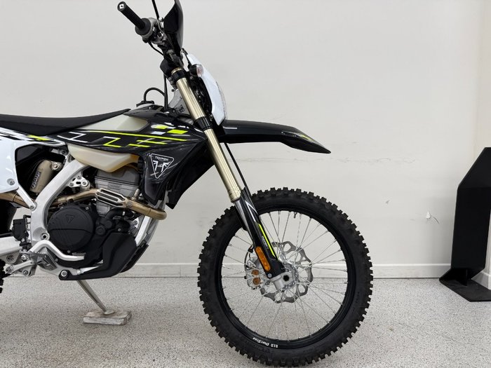 2026 Triumph 2026 Triumph 250CC TF 250-E Motocross BLACK/WHIT