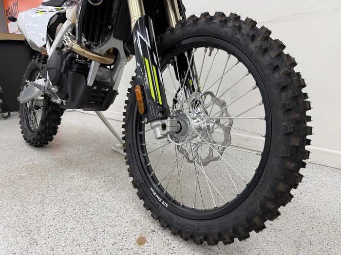 2026 Triumph 2026 Triumph 250CC TF 250-E Motocross BLACK/WHIT