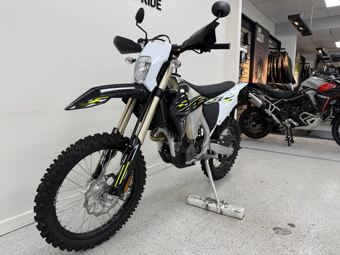 2026 Triumph 2026 Triumph 250CC TF 250-E Motocross BLACK/WHIT