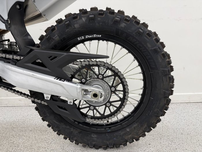 2026 Triumph 2026 Triumph 250CC TF 250-E Motocross BLACK/WHIT