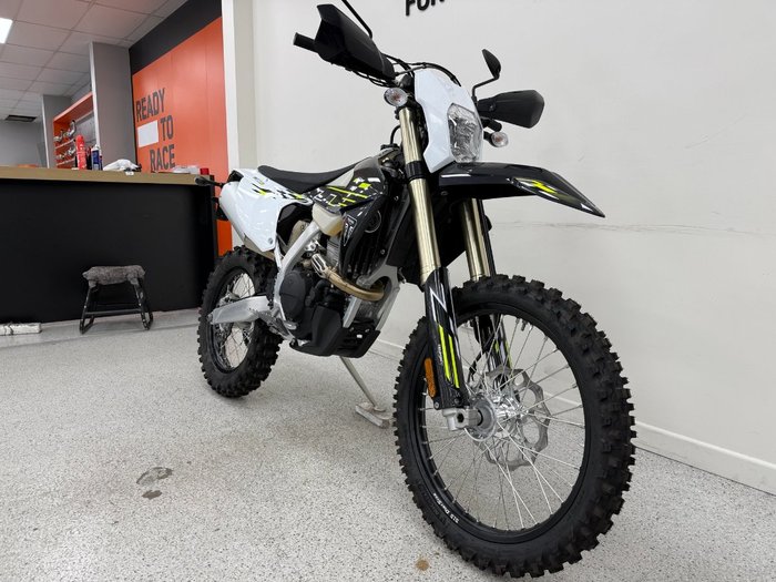 2026 Triumph 2026 Triumph 250CC TF 250-E Motocross BLACK/WHIT