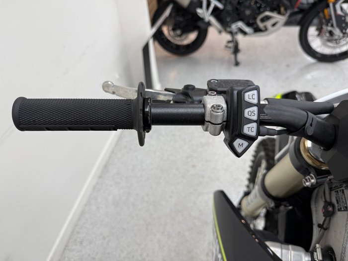 2024 Triumph TF 250-X BLACK/WHIT