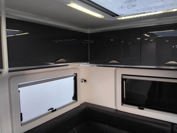 2018 Crusader Excallibur Prince With Centre Ensuite And Rear Club Lounge