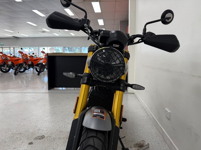 2025 Triumph 2025 Triumph 400CC SCRAMBLER 400 WHITE/GREEN