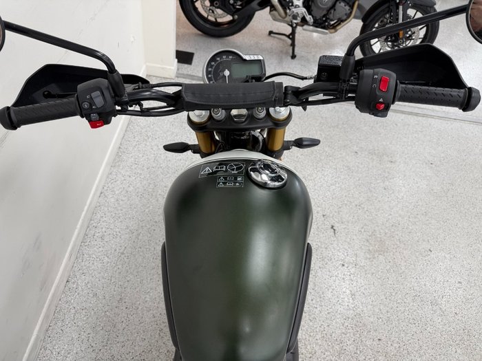 2025 Triumph 2025 Triumph 400CC SCRAMBLER 400 WHITE/GREEN