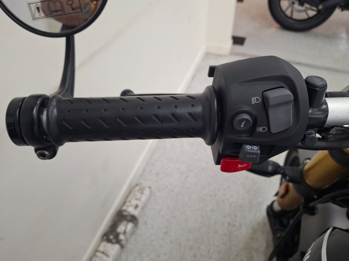 2025 Triumph 2025 Triumph 400CC SPEED 400 Black