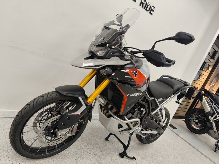 2025 Triumph TIGER 900 RALLY PRO Ash Grey / Intense Orange