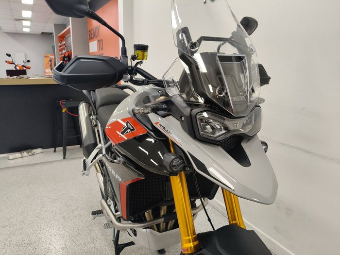 2025 Triumph TIGER 900 RALLY PRO Ash Grey / Intense Orange