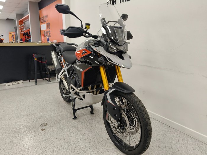 2025 Triumph TIGER 900 RALLY PRO Ash Grey / Intense Orange