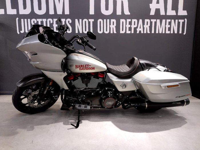 2025 Harley-Davidson CVO Road Glide ST 121 (FLTRXSTSE) Touring Silver