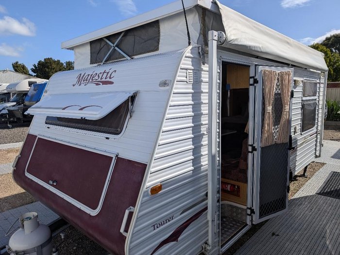 2006 Majestic 17' Tourer Poptop - Stock Clearance Sale