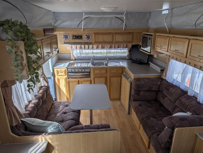 2006 Majestic 17' Tourer Poptop - Stock Clearance Sale