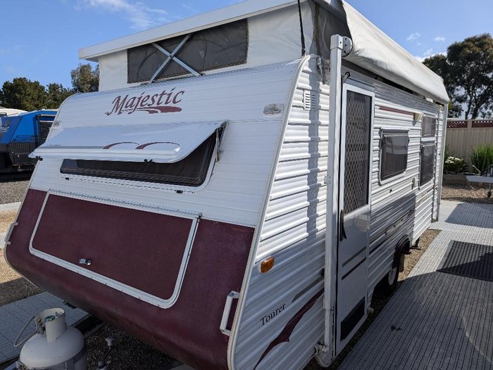 2006 Majestic 17' Tourer Poptop