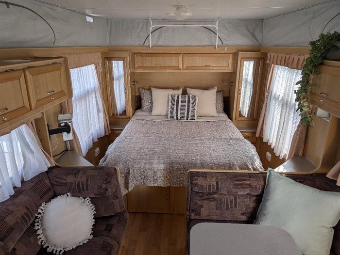 2006 Majestic 17' Tourer Poptop