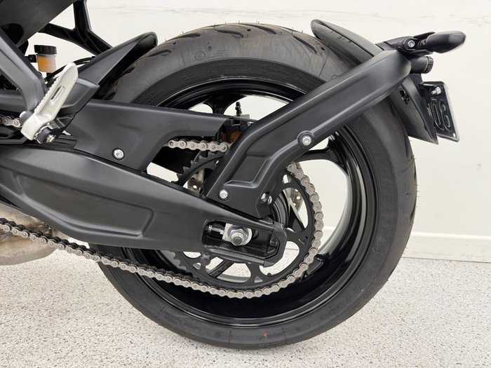 2025 Triumph TRIDENT 660 Yellow