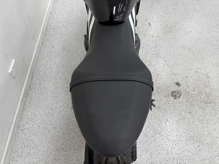 2025 Triumph TRIDENT 660 Yellow