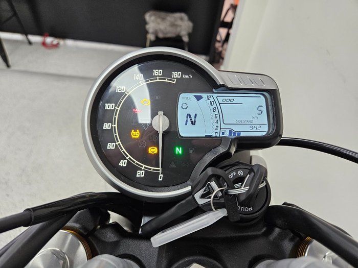 2025 Triumph SCRAMBLER 400 X CARNIVAL R