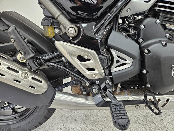 2025 Triumph SCRAMBLER 400 X CARNIVAL R