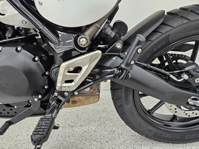 2025 Triumph SCRAMBLER 400 X CARNIVAL R