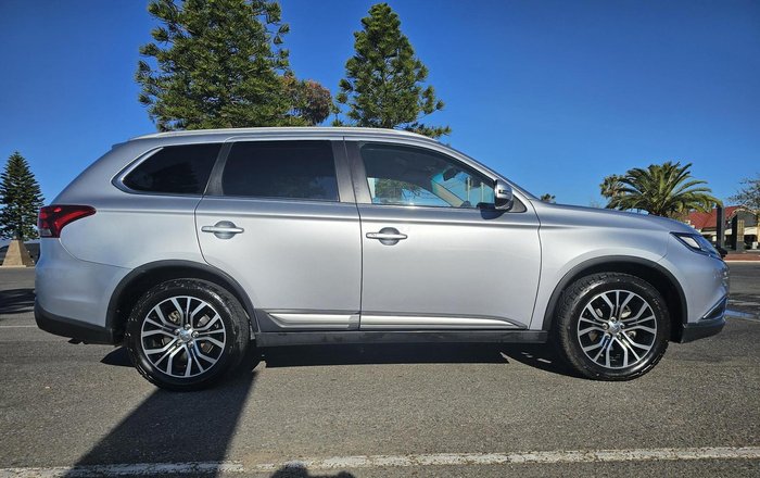 2017 Mitsubishi Outlander ES