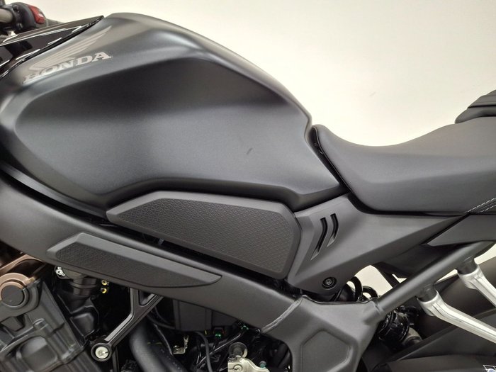 2025 Honda CB650RAC Black