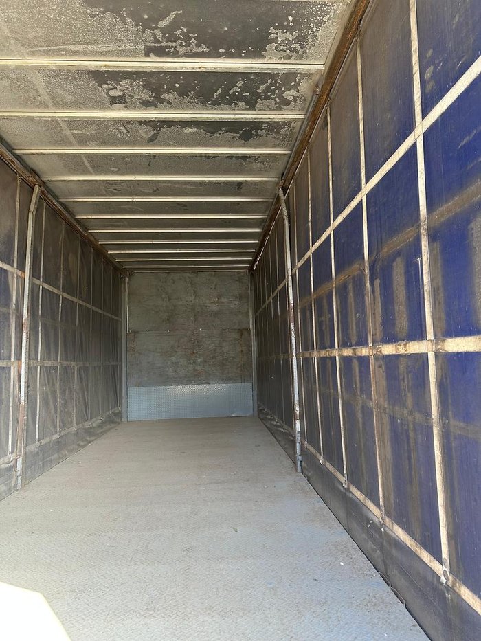 2015 Volvo Ex Volvo Curtansider $2000 EX. FE VOLVO