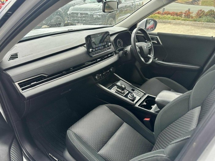 2022 Mitsubishi Outlander LS