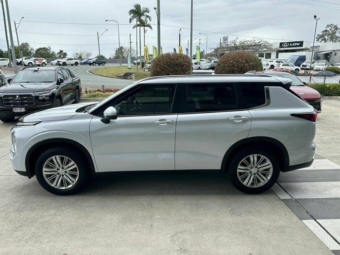 2022 Mitsubishi Outlander LS