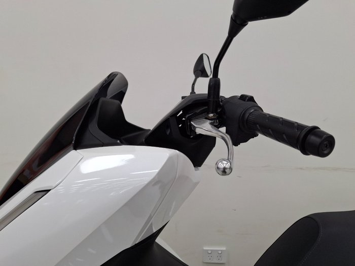 2025 Honda PCX125 White