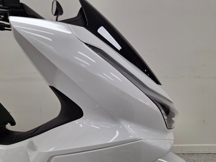 2025 Honda PCX125 White