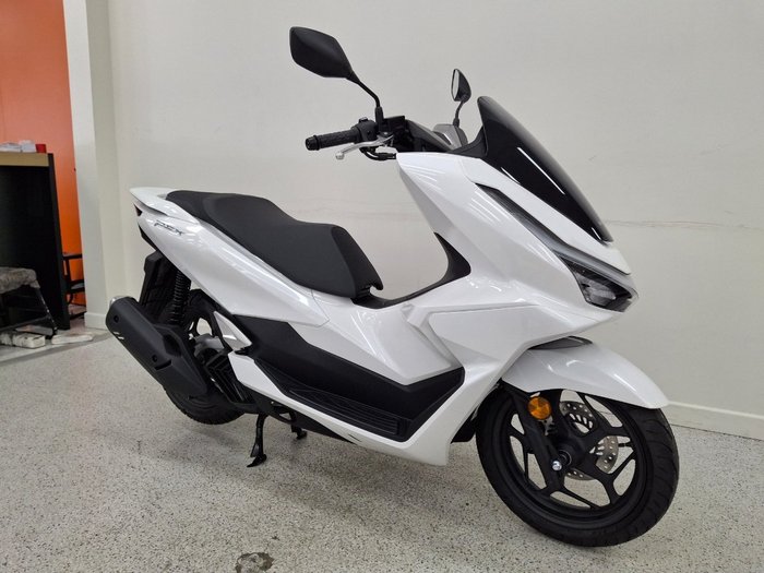 2025 Honda PCX125 White