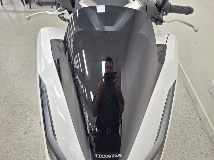 2025 Honda PCX125 White