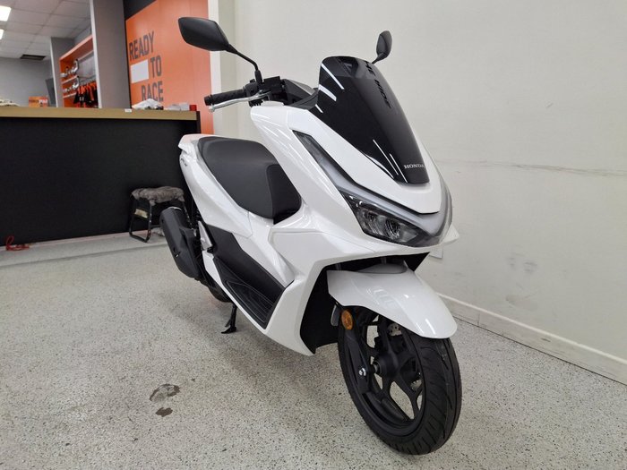 2025 Honda PCX125 White