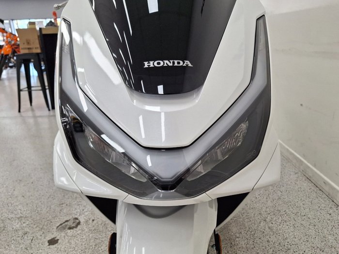 2025 Honda PCX125 White