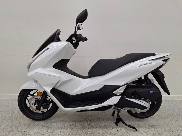 2025 Honda PCX125 White