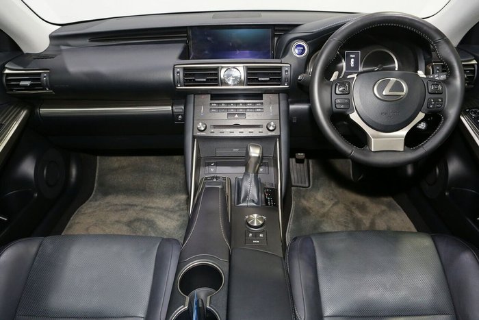 2019 Lexus IS IS300h Luxury